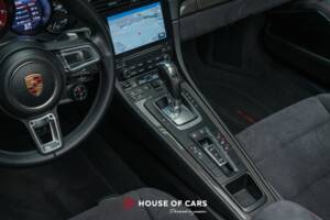 Image 21/25 of Porsche 911 Carrera 4 GTS (2017)