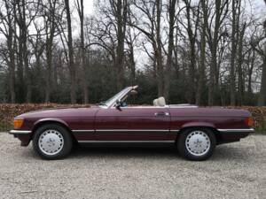 Image 5/38 de Mercedes-Benz 560 SL (1986)