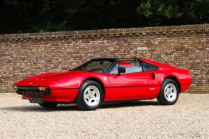 Image 19/50 de Ferrari 308 GTSi (1981)