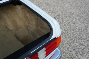 Image 22/50 of Mercedes-Benz 560 SEC (1987)