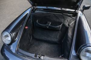 Bild 38/41 von Porsche 911 Carrera 2 (1990)