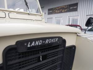 Image 18/19 of Land Rover 109 (1977)