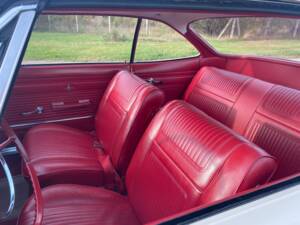 Image 8/13 of Chevrolet Corvair Monza (1965)