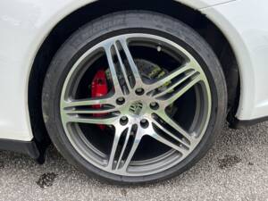 Image 33/57 de Porsche 911 Targa 4S (2010)