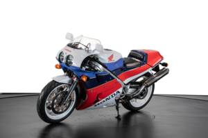 Image 6/29 of Honda VFR 750R RC 30 (1991)