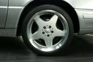 Image 49/49 of Mercedes-Benz SL 500 (2001)