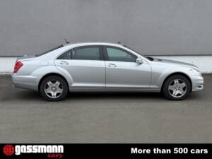 Bild 6/15 von Mercedes-Benz S 450 CDI Guard LWB (2010)