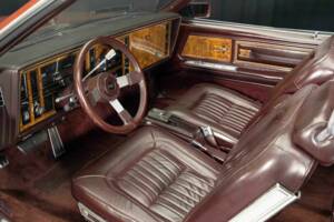 Bild 2/8 von Buick Riviera Convertible (1985)