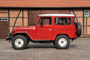 Image 15/44 de Toyota Land Cruiser FJ 40 (1979)