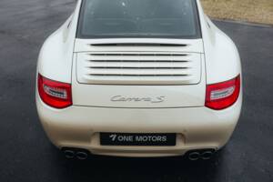 Afbeelding 11/53 van Porsche 911 Carrera S (2010)