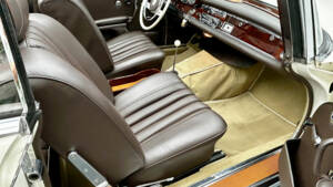 Bild 7/11 von Mercedes-Benz 220 SE b (1963)
