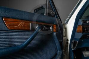 Bild 20/21 von Mercedes-Benz 280 SE (1982)