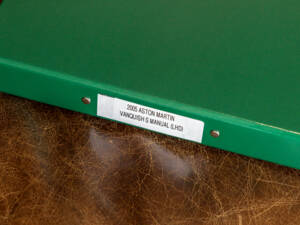 Image 49/56 of Aston Martin V12 Vanquish S (2005)