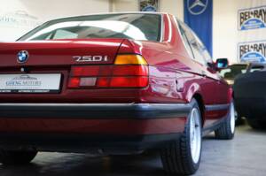 Bild 14/33 von BMW 750i (1991)