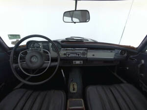 Image 9/34 of Mercedes-Benz 280 SL (1968)