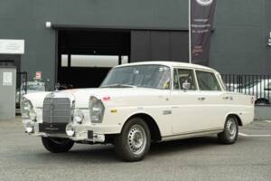 Obraz 9/50 pojazdu Mercedes-Benz 220 S b (1967)