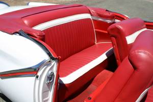 Image 13/22 of Oldsmobile 98 Starfire (1957)