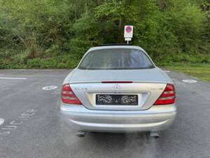 Imagen 5/8 de Mercedes-Benz CL 55 AMG (2001)