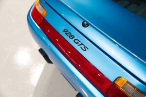 Image 22/33 of Porsche 928 GTS (1992)