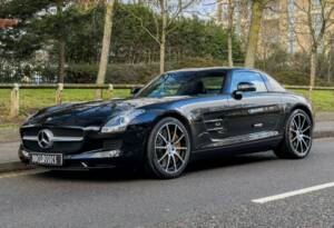 Image 1/17 of Mercedes-Benz SLS AMG (2010)