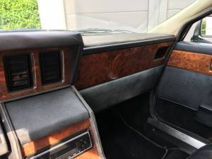 Image 13/28 of Aston Martin Lagonda (1986)