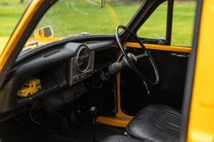 Image 27/50 of Morris Minor Van (1971)