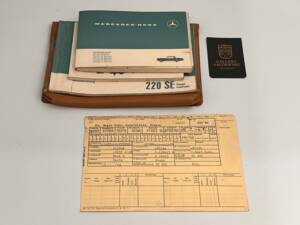 Afbeelding 8/50 van Mercedes-Benz 220 SE b (1964)