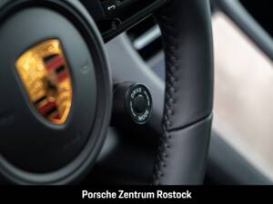 Bild 18/37 von Porsche Taycan 4S Sport Turismo (1900)