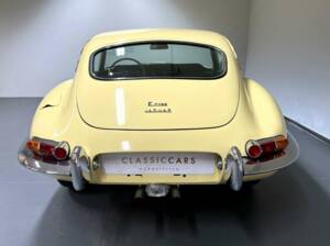 Image 17/22 de Jaguar Type E 4.2 (1965)