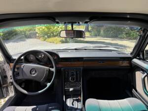 Imagen 32/42 de Mercedes-Benz 450 SEL 6,9 (1975)