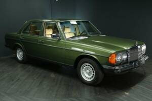 Bild 7/50 von Mercedes-Benz 300 D (1981)