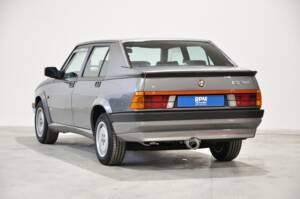 Bild 21/34 von Alfa Romeo 75 2.0 Twin Spark (1988)