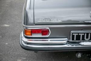 Image 35/36 of Mercedes-Benz 300 SEL 6.3 (1970)