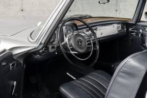 Image 44/50 de Mercedes-Benz 280 SL (1970)