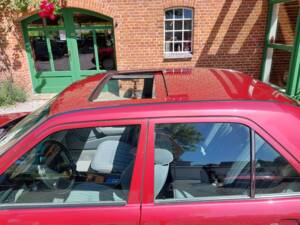 Image 9/15 of Mercedes-Benz 230 E (1990)