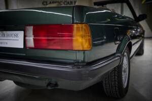 Image 34/90 of BMW 325i (1987)