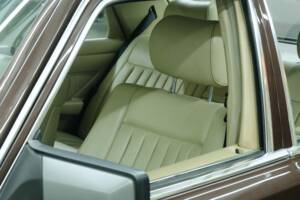 Bild 15/50 von Mercedes-Benz 380 SE (1984)