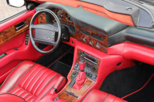 Image 22/44 de Aston Martin Virage Volante (1993)