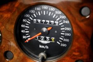 Immagine 14/17 di Aston Martin Virage Volante (1994)