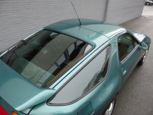 Bild 33/99 von Porsche 928 GTS (1992)