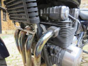 Image 21/39 of Kawasaki ZR 550 Zephyr (1991)