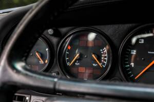 Bild 27/41 von Porsche 911 Carrera 2 (1990)