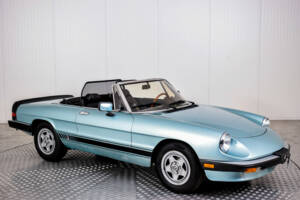 Bild 16/48 von Alfa Romeo 2.0 Spider (1983)