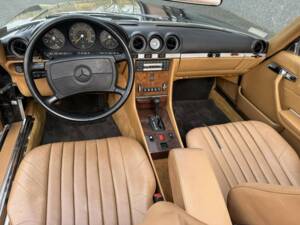 Image 18/50 de Mercedes-Benz 560 SL (1986)