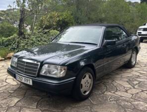 Immagine 1/8 di Mercedes-Benz E 200 (1995)