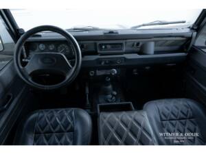 Image 12/27 of Land Rover Defender 90 (1996)