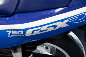 Bild 29/50 von Suzuki DUMMY (1988)