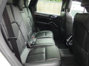 Bild 73/99 von Porsche Cayenne S (2010)