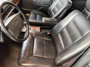 Bild 21/46 von Mercedes-Benz 300 SE (1990)