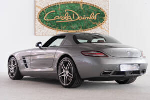 Imagen 8/56 de Mercedes-Benz SLS AMG (2011)